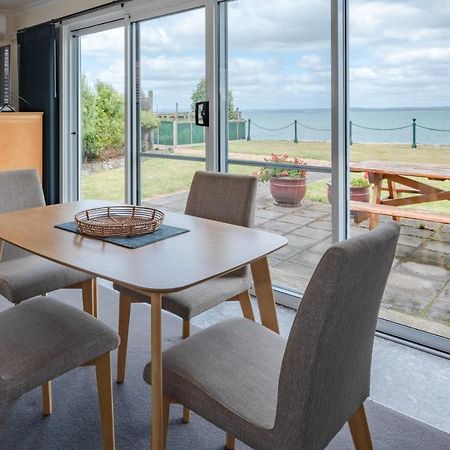 Stanley Village Waterfront Accommodation Экстерьер фото
