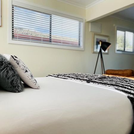 Stanley Village Waterfront Accommodation Экстерьер фото