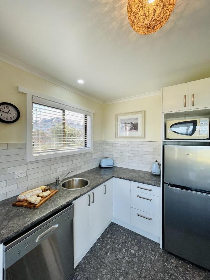 Stanley Village Waterfront Accommodation Экстерьер фото