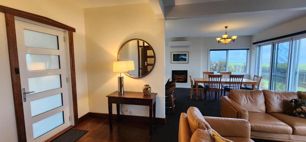 Stanley Village Waterfront Accommodation Экстерьер фото